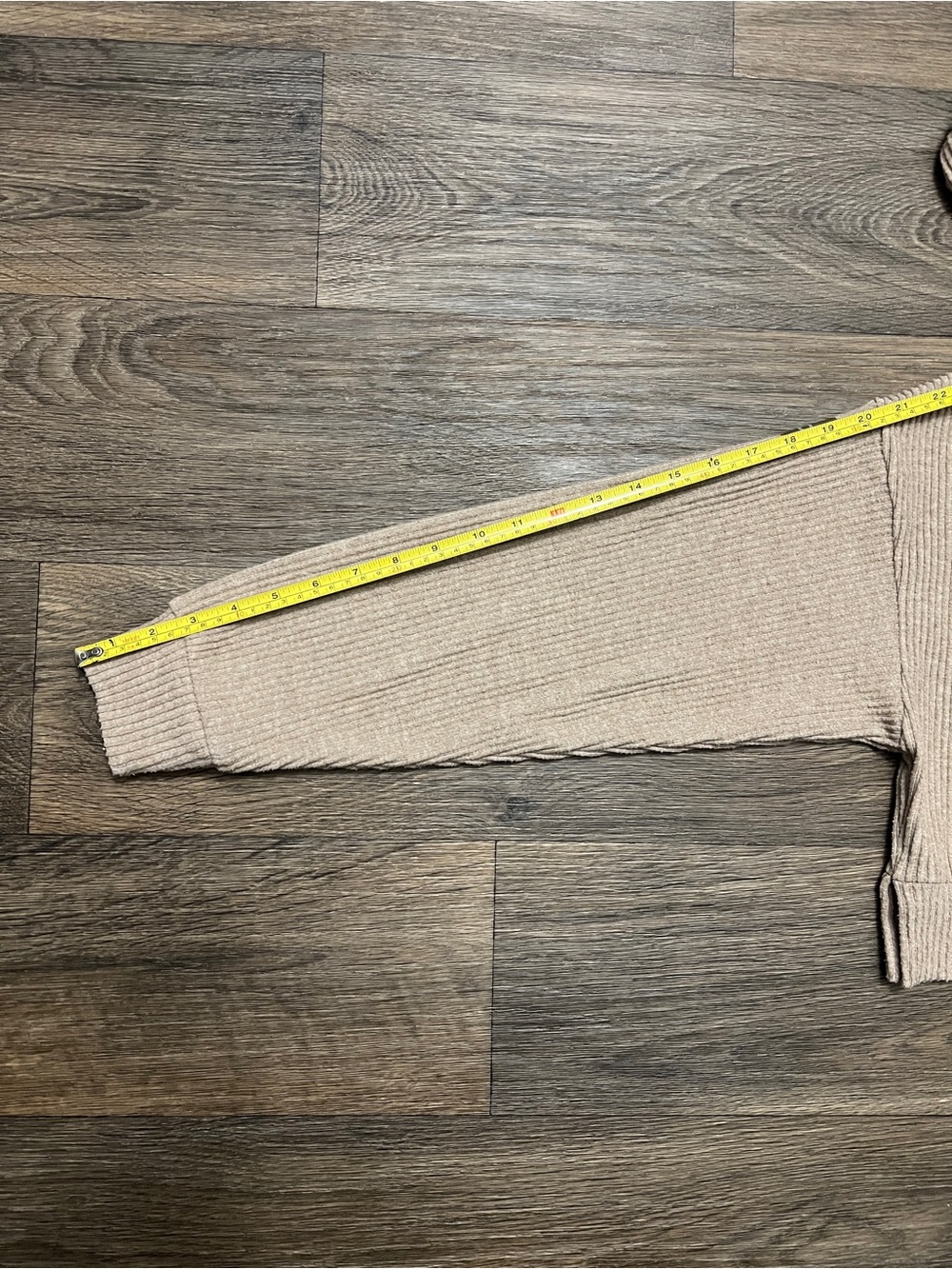 ALO Yoga Muse Hoodie Gravel Heather Long Sleeve Crop Sweatshirt Tan Gym Workout - Picture 13 of 15